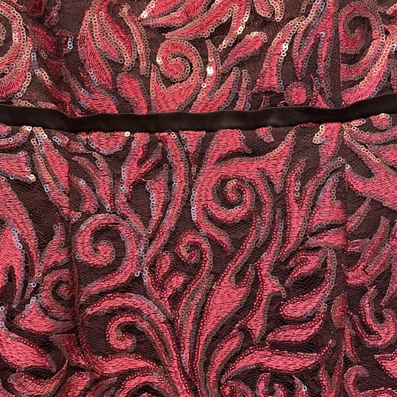 Long, formal dress with red and black sequences Carmen Marc Valo - Picture 5 of 6